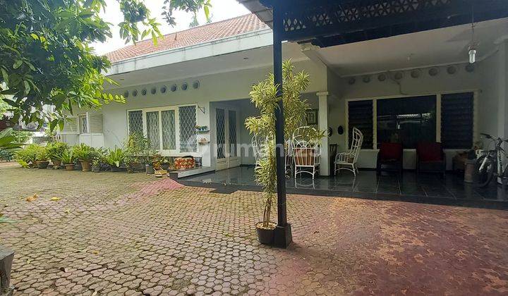 Rumah Butuh Renovasi Unfurnished SHM di Wijaya, Jakarta Selatan 2