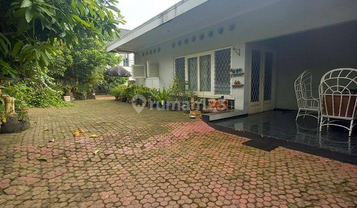 Rumah Butuh Renovasi Unfurnished SHM di Wijaya, Jakarta Selatan 1