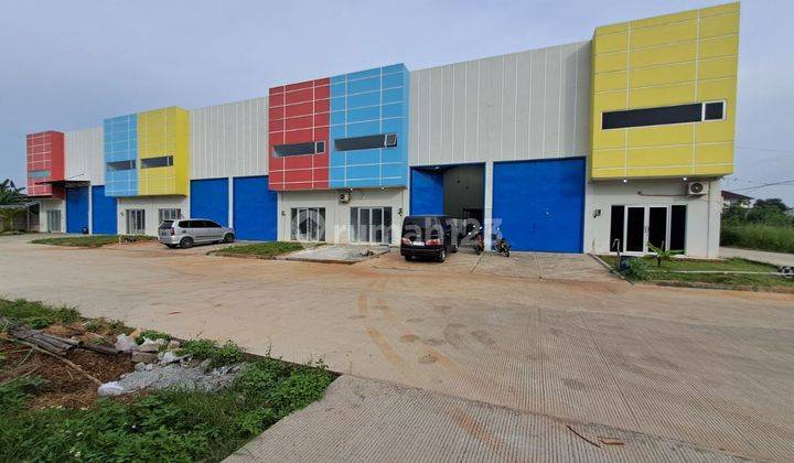 Gudang Strategis bebas banjir truk 40 feed masuk di kawasan Industri Tambun 1