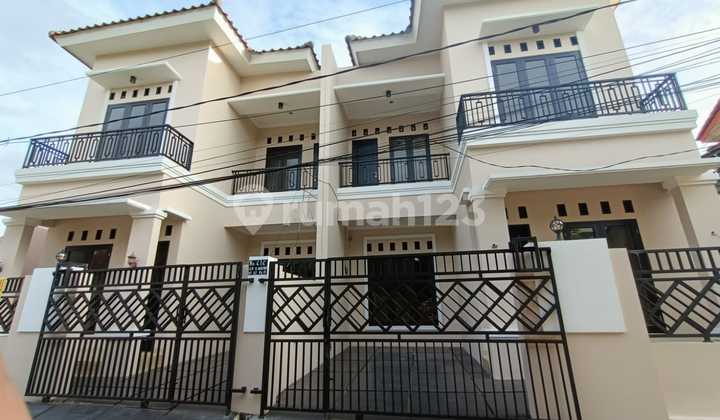 Rumah baru Mewah & Megah Nyaman di Kodau Pondok Gede Bekasi Kota 1