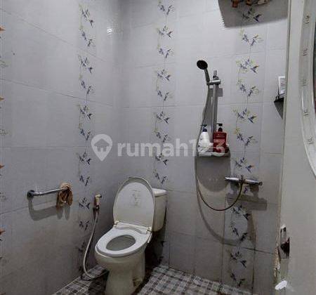 kamar mandi hunian strategis udara sejuk di