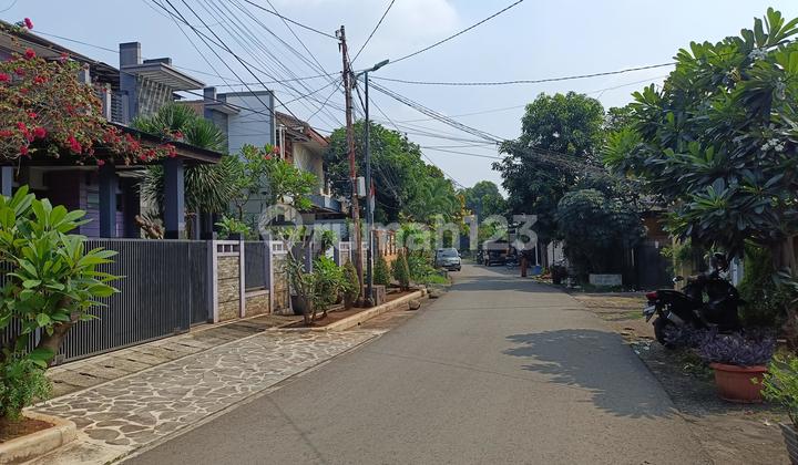 For Sale Luxurious Comfortable House in Duren Sawit East Jakarta 2