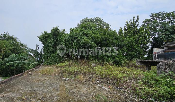 For Quick Sale: Land with Bonus House in Jati Asih, Bekasi City.