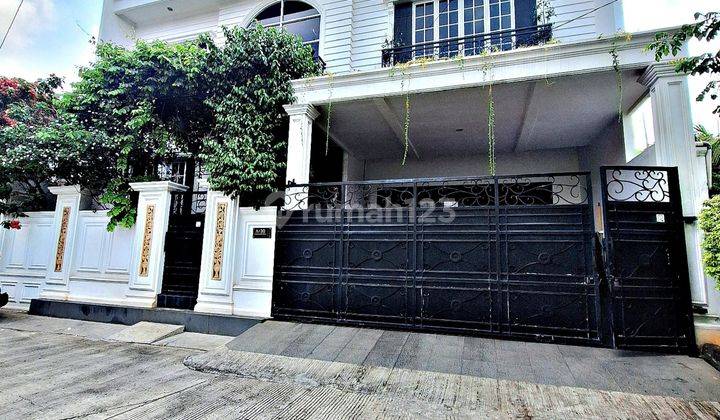 Rumah Mewah Private Pool American Clasic Di Bintara  2