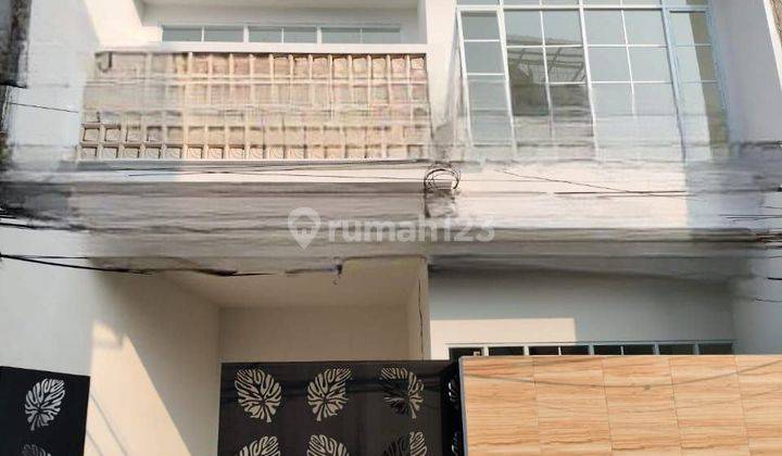 Rumah 2 Lantai Siap Huni Lokasi Lubang Buaya Jakarta Timur 1