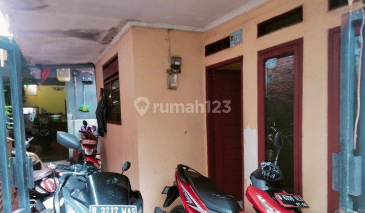 Rumah Lama Butuh Renovasi Tanah Luas Akses Jalan Mobil Tidak Jauh 1