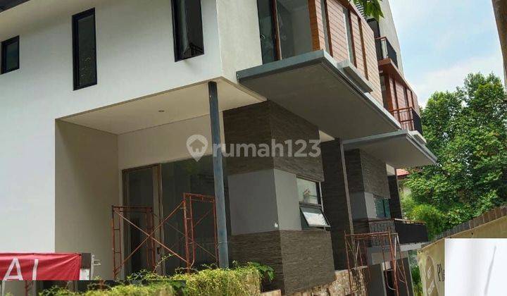 RUMAH BARU SIAP HUNI MINIMALIS MODERN ELEGAN KEBAYORAN BARU JAKARTA SELATAN 2