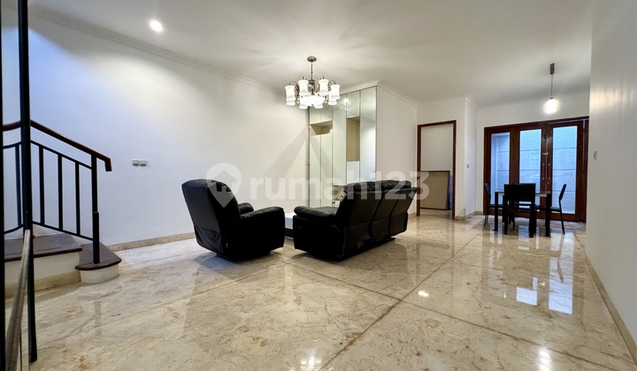 Disewa Rumah di Aarden Townhouse, Menteng, Jakarta Pusat 2