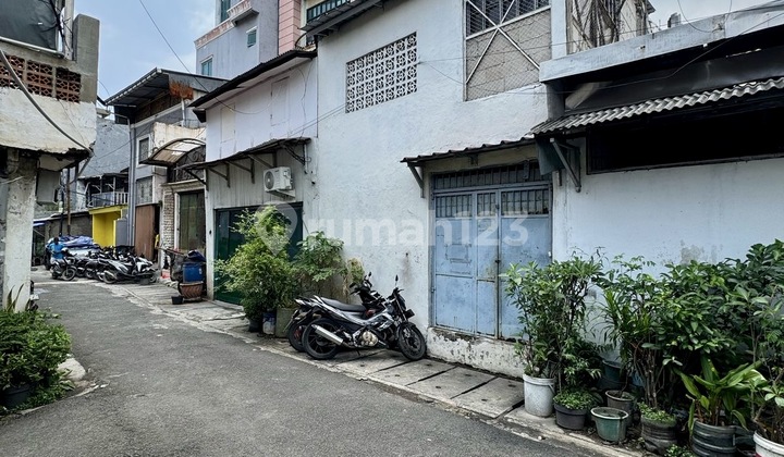 Dijual  Ruko di Pasar Pagi, Jakarta Barat 2