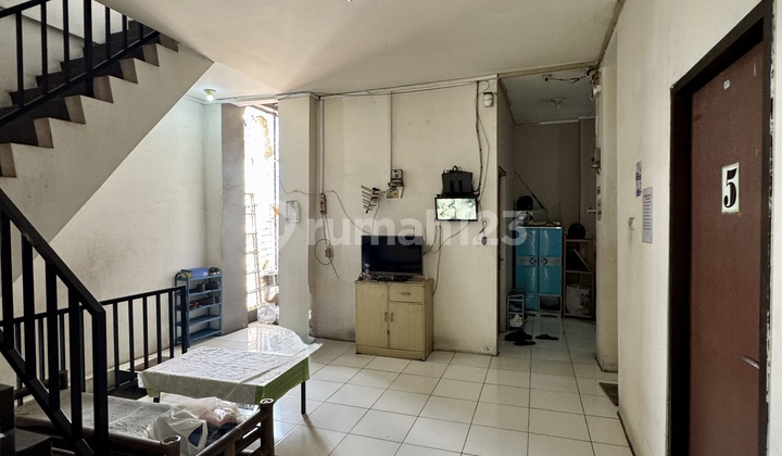 For Sale 3-Story Shophouse Boarding House on Deli Street, Koja, North Jakarta 2