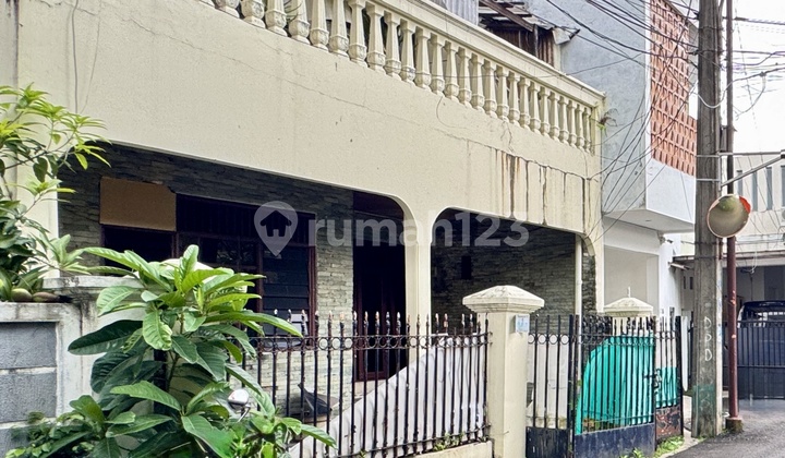 For Sale 2-Story House in Pejaten Barat, South Jakarta 2