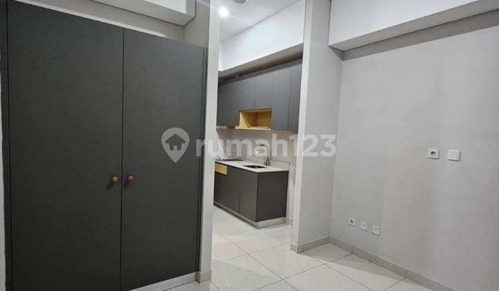 Semi-furnished Studio Apartment