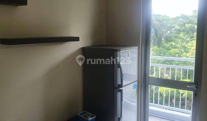 ruang tamu apartemen 1 kamar tidur furnished