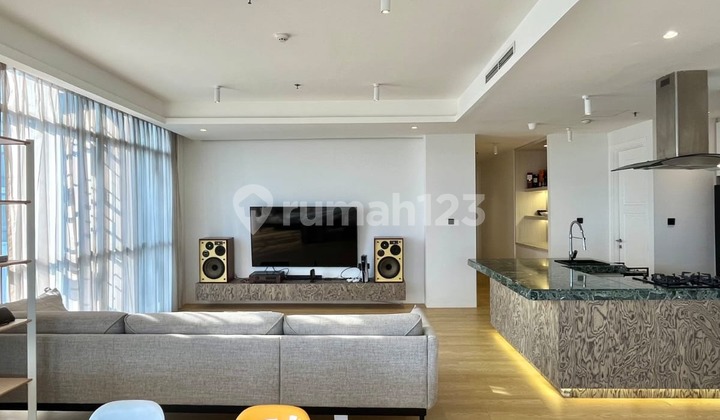 Senopati Suites Apartment 2 BR, 161 sqm, Bagus, furnished, SCBD