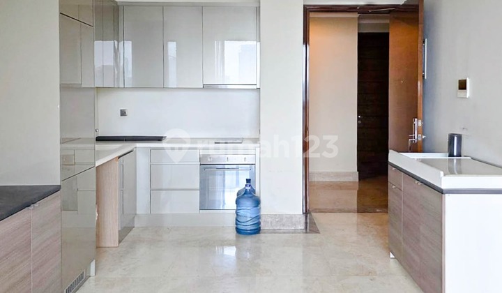 Jual District 8, 1 BR, Bagus Semi-Furnished, Spesifikasi Lengkap 2