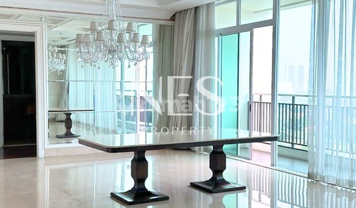 Pakubuwono Signature Apartment 4 BR 1 Study Luxury furnished 