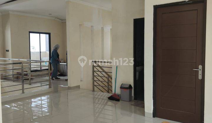 Rumah 2 Lantai Unfurnished SHM di BSD Kencana Loka, Tangerang 2