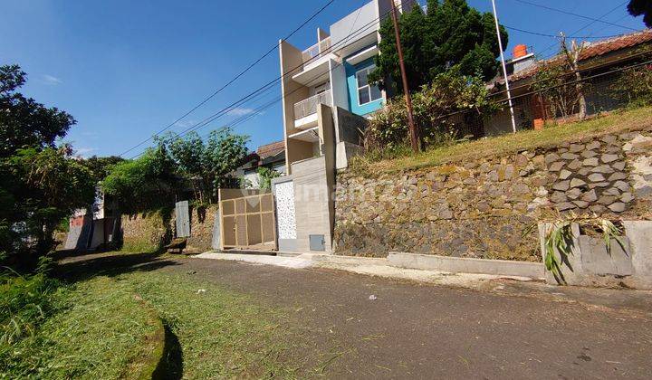 Rumah 3 Lantai Bandung Utara Dekat Dago Cigadung 2