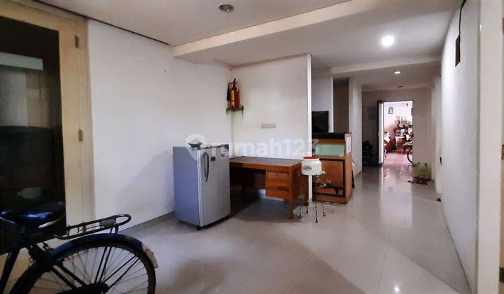 Dijual Rumah 3 lantai Hook di Manyar tirtoyoso Surabaya Timur dekat klampis kertajaya 3