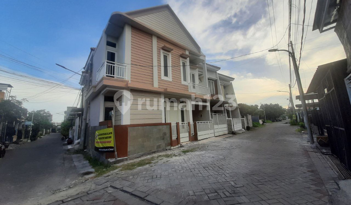 Dijual Medokan sawah timur, Rumah baru 2 lantai pojok balkon melingkar  2