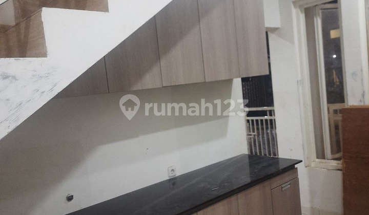 Dijual Medokan sawah timur, Rumah baru 2 lantai pojok balkon melingkar  4