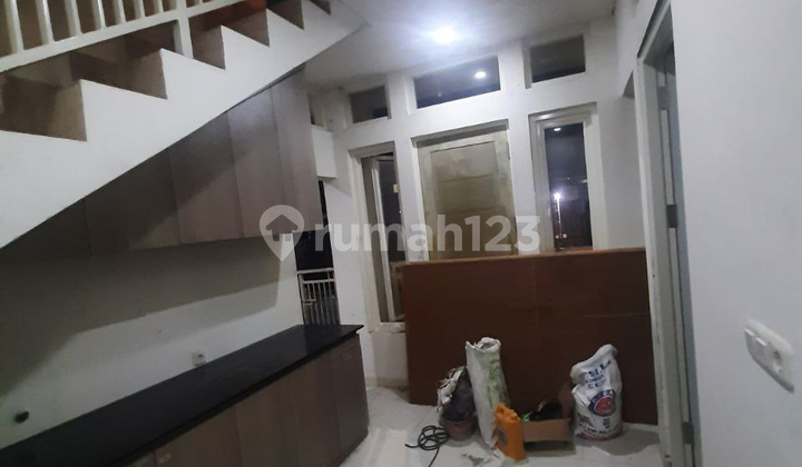 Dijual Medokan sawah timur, Rumah baru 2 lantai pojok balkon melingkar  8