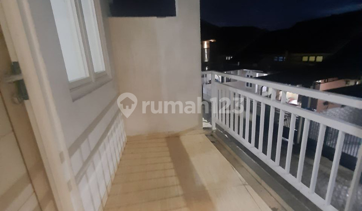 Dijual Medokan sawah timur, Rumah baru 2 lantai pojok balkon melingkar  9