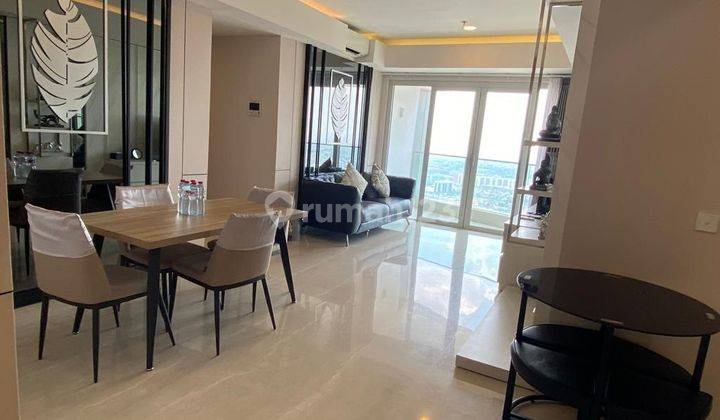 One Icon Residence connect to mall tunjungan 
 3