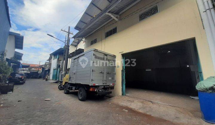 Turun Harga Gudang Lebak Timur kenjeran Surabaya row 2,5 mobil

 1