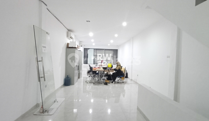 Pondok Indah Arteri Ruko 3lt Strategis Dekat Pim Siap Pakai  5