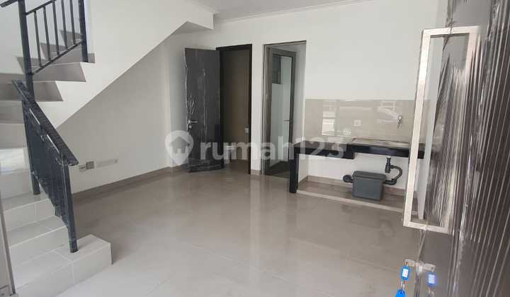 Dijual Rumah Pik 2 Uk 4,5x10 3 Lantai Unit Jarang Ada Harga Murah 2