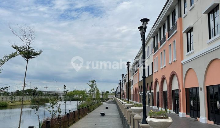 For Sale Osaka Shop House Size 4.5x15 Excellent Lake View Very Nice