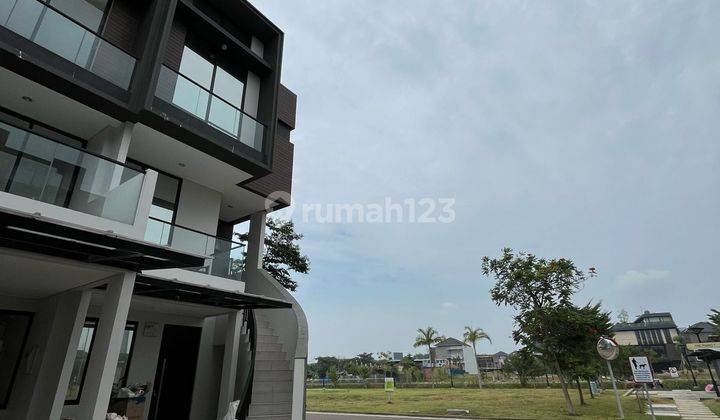 DISEWAKAN RUMAH GOLF ISLAND 5x12.5 hoek full furnish 1