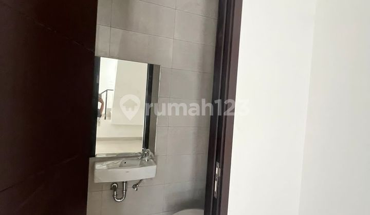 Disewa Rumah Milenial PIK Uk 4,5x10 2 Lantai Siap Huni 2