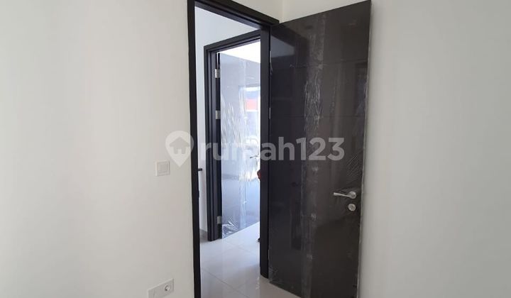 Disewa Termurah Rumah PIK 2 Uk 4,5x10 2 Lantai Siap Huni  2