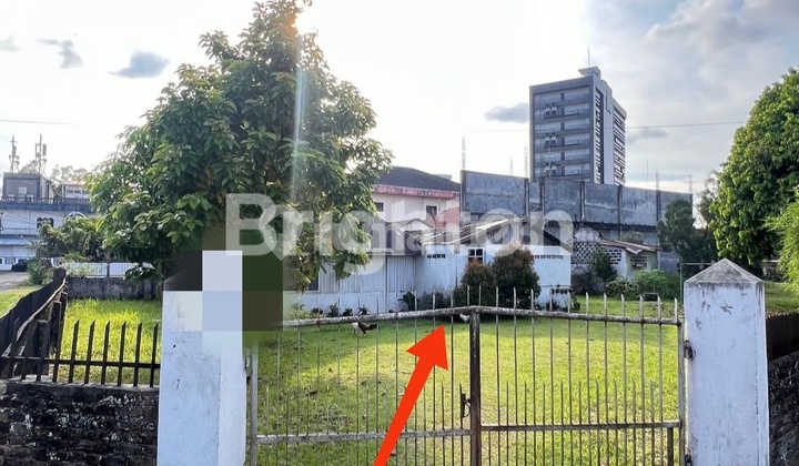 Rumah Dengan Lahan Yg Luas - Mongonsidi - Medan
 1