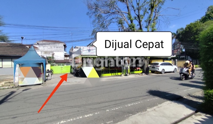 Rumah Dgn Halaman Luas Di Multatuli - Medan Kota 
 1
