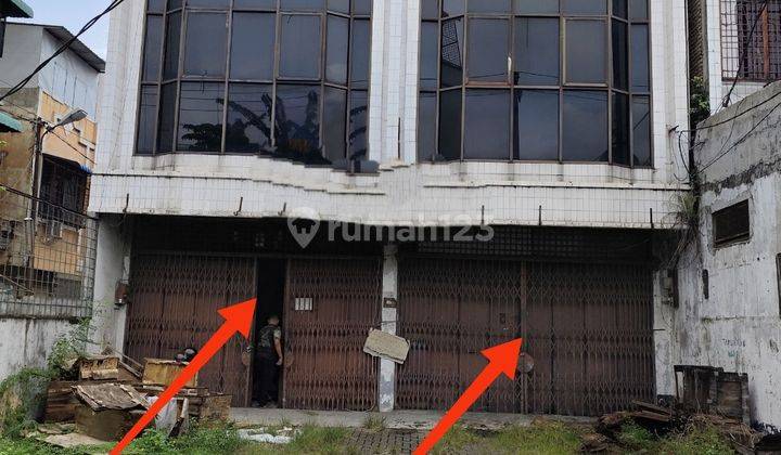 Ruko Sangat luas Halaman Parkir, Gudang dan Kantor - Krakatau - Medan 1