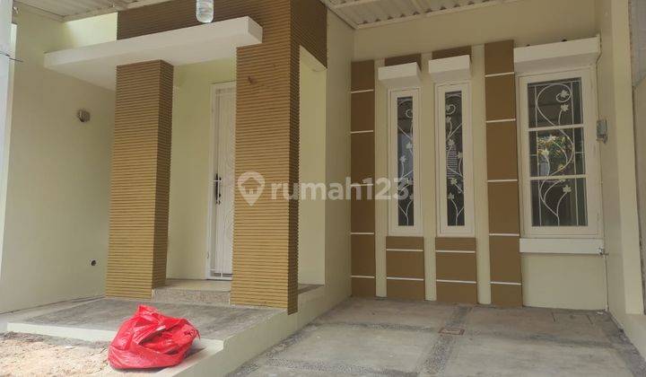 Rumah 1,5 Lantai Nyaman Terawat di Legenda Wisata Cibubur 2