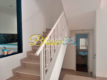 Dijual Rumah Cantik Full Renovasi Di Legenda Wisata  2