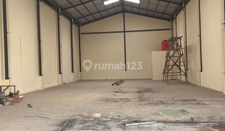 Gudang Dekat Gerbang Taman Tekno X 4