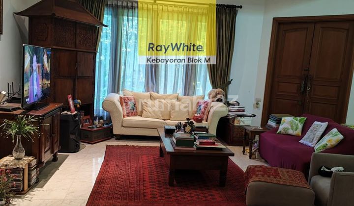 Rumah Lama Bagus, Halaman Luas di Jl. Kenanga Terusan 2