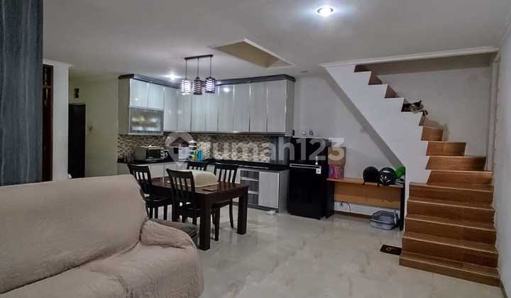 Rumah Bagus Semi Furnished SHM Pejompongan, Jakarta Pusat 1