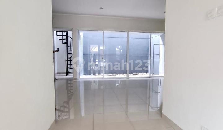 Rumah Bagus Discovery Sektor 7-Bintaro, Tangerang Selatan 2