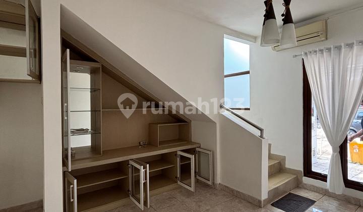 Dijual Rumah 2 Lantai 3 Kamar Tidur SHM di Emerald Sektor 9 Bintaro 2