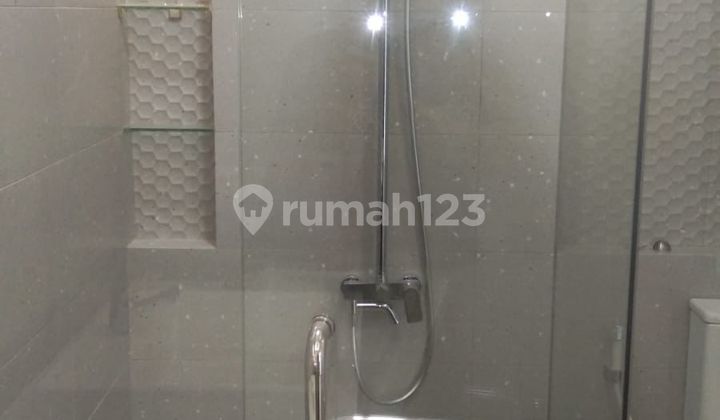 Good House Semi Furnished SHM Cinere, Depok 2