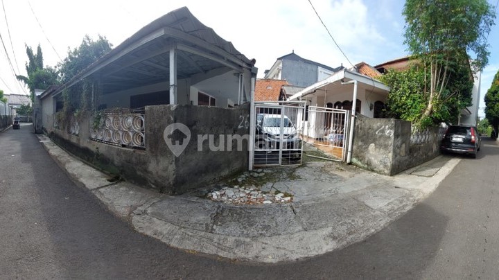 Rumah Bagus Semi Furnished SHM Gandaria, Jakarta Selatan 2