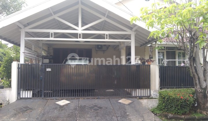 Nice House with SHM in Sector 9, Bintaro, South Tangerang