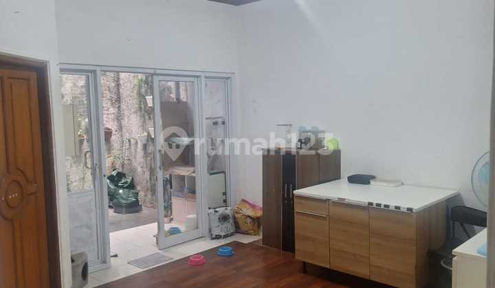 Rumah Bagus Semi Furnished SHM Tebet, Jakarta Selatan