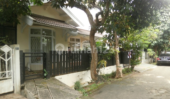 Rumah Bagus Unfurnished SHM Sektor 5-Bintaro, Jakarta Selatan